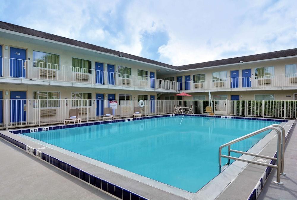 סלבריישן Motel 6-Kissimmee, Fl - Orlando מראה חיצוני תמונה